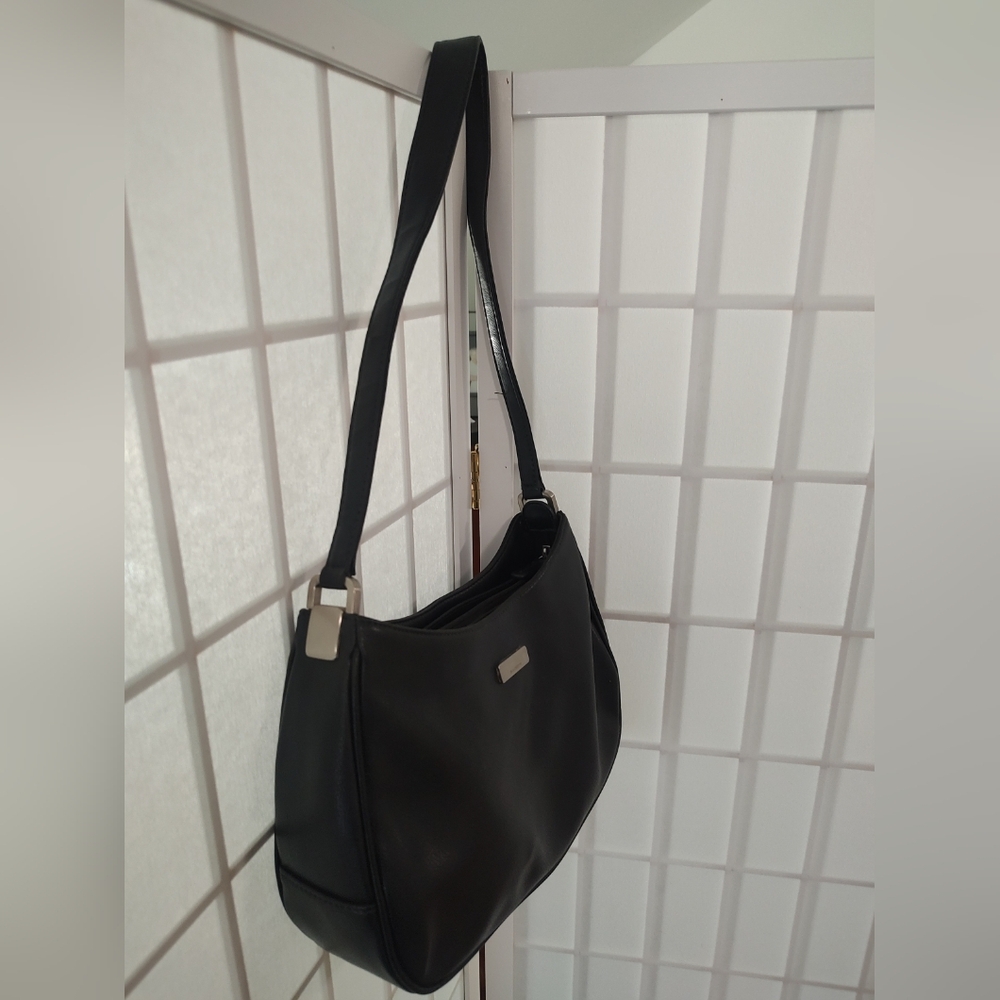 Liz Claiborne Black Shoulder Bag Sleek Minimalist Design - Picture 9 of 16